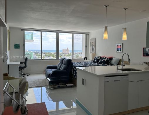 Residential complexes in Miami Beach, Miami-Dade
