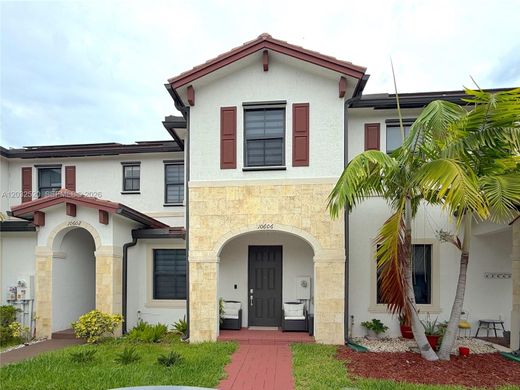 Casa adosada en Hialeah, Miami-Dade County