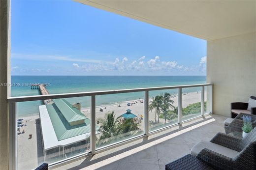 Residential complexes in Sunny Isles Beach, Miami-Dade