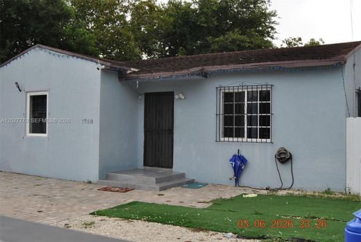 Вилла, Miami Heights Trailer Park, Miami-Dade County