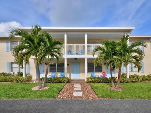 Residential complexes in Palm Beach Shores, Palm Beach