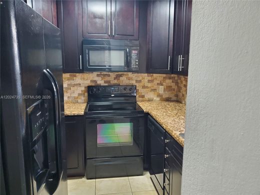 Residential complexes in Hallandale, Broward County