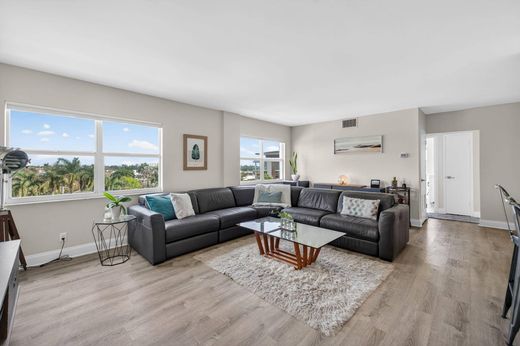 Residential complexes in Fort Lauderdale, Broward County