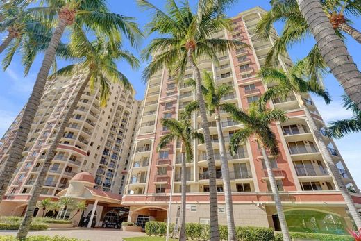 Residential complexes in Fort Lauderdale, Broward County