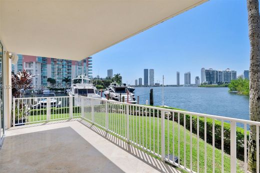 Residential complexes in Aventura, Miami-Dade