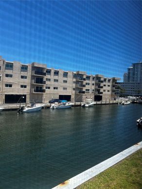 Edificio en North Miami Beach, Miami-Dade County