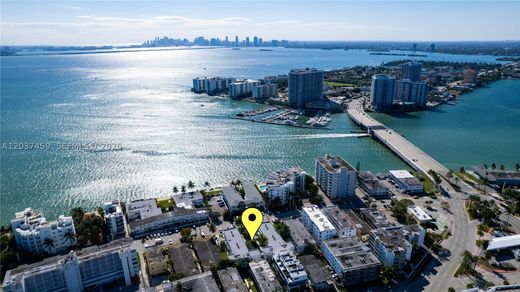 Residential complexes in Miami Beach, Miami-Dade