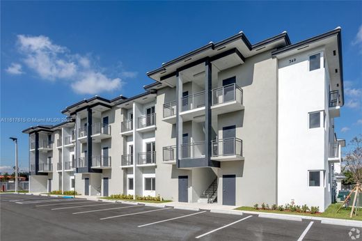 Residential complexes in Hialeah, Miami-Dade