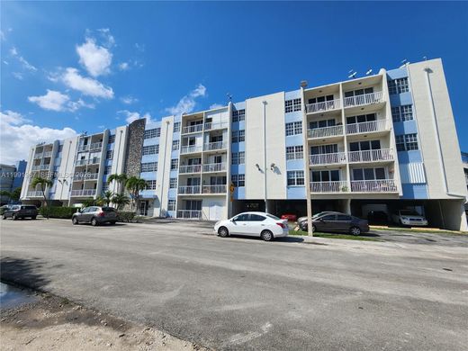 Residential complexes in Miami, Miami-Dade