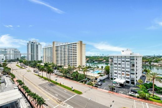 Residential complexes in Miami Beach, Miami-Dade