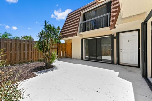 Townhouse in Jupiter, Palm Beach