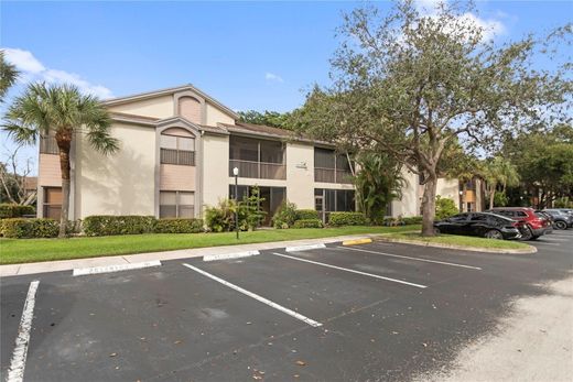 Residential complexes in Leisureville, Broward County