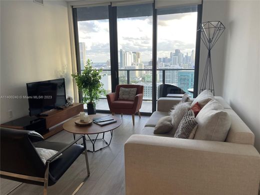 マイアミ, Miami-Dade Countyのアパートメント・コンプレックス