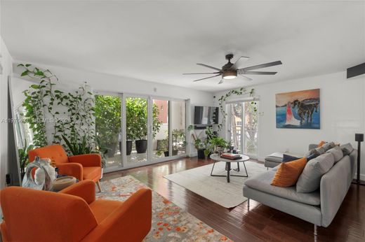 Complesso residenziale a Miami Beach, Miami-Dade County