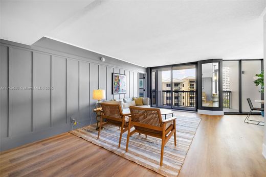 Pompano Beach, Broward Countyのアパートメント・コンプレックス