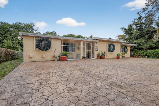 Villa in North Miami, Miami-Dade
