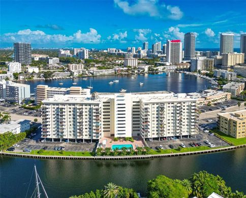 Complexes résidentiels à Hallandale Beach, Comté de Broward