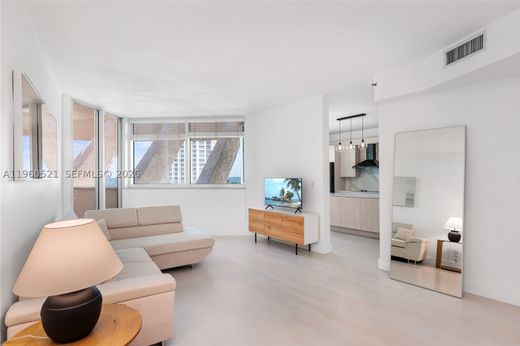 Residential complexes in Miami Beach, Miami-Dade