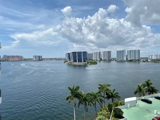Residential complexes in Aventura, Miami-Dade