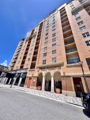 Residential complexes in West Palm Beach, Palm Beach