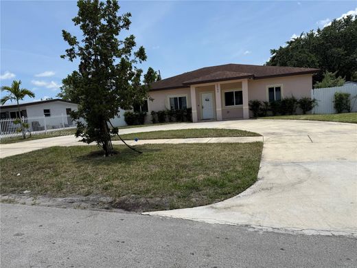 Villa Miami Gardens, Miami-Dade County