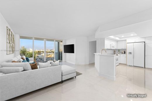 Miami Beach, Miami-Dade Countyのアパートメント・コンプレックス