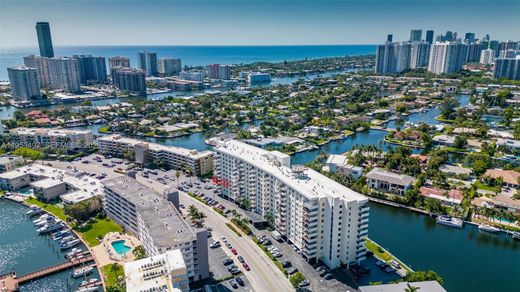 Wohnkomplexe in Hallandale Beach, Broward County