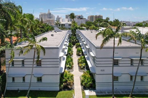 Residential complexes in Miami Beach, Miami-Dade