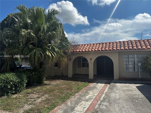 Villa - Hialeah, Miami-Dade County