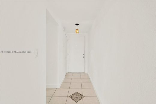 Κτίριο σε Hialeah, Miami-Dade County