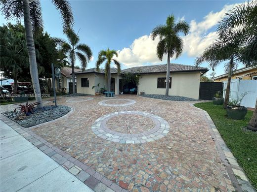 Miami Lakes, Miami-Dade Countyのヴィラ