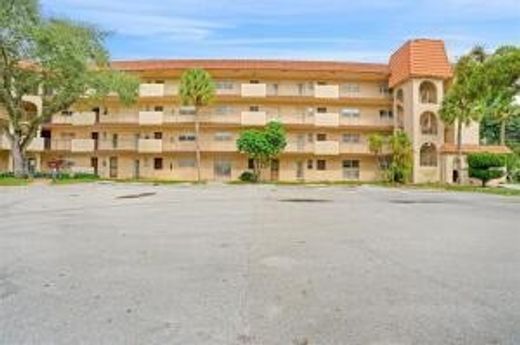Residential complexes in Lauderhill, Broward County