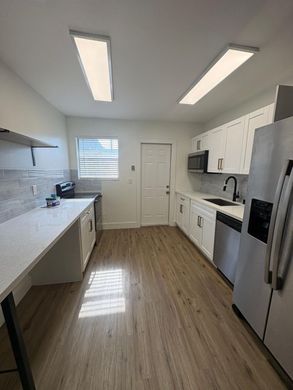 Residential complexes in Fort Lauderdale, Broward County