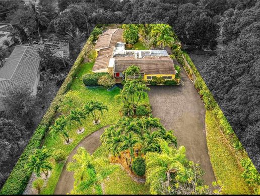 Villa in North Miami, Miami-Dade County