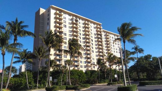 Residential complexes in Pompano Beach, Broward County