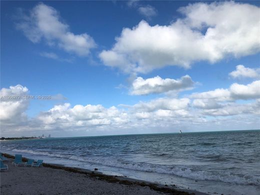 Residential complexes in Key Biscayne, Miami-Dade