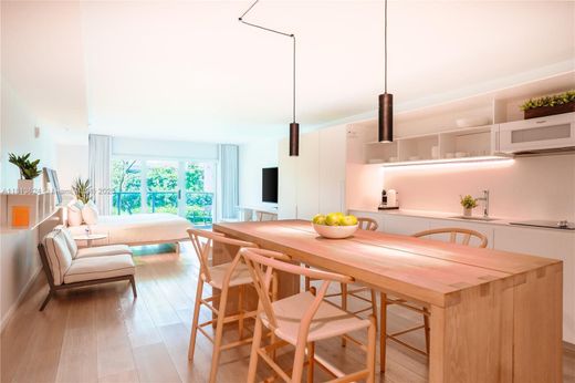 Kamienica w Bal Harbour, Miami-Dade County