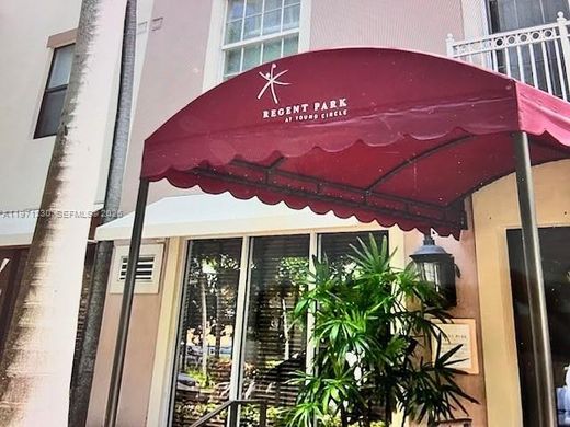 Residential complexes in Hollywood, Broward County