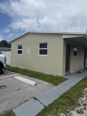 Residential complexes in Pembroke Park, Broward County