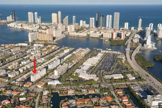 Residential complexes in North Miami Beach, Miami-Dade