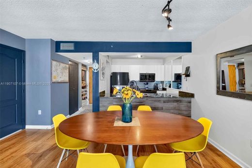 ‏בניין ב  מיאמי, Miami-Dade County