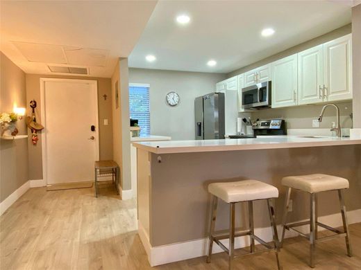 Residential complexes in Pompano Beach, Broward County