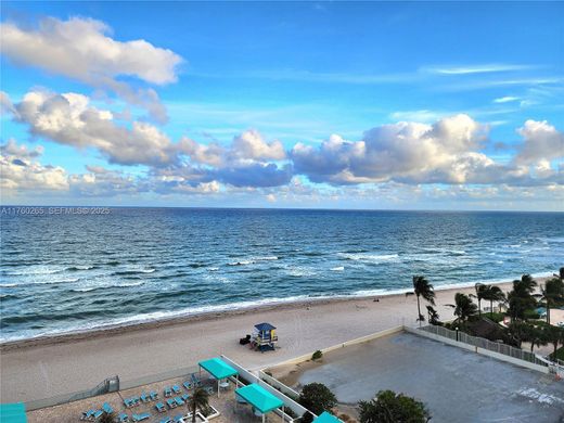 Residential complexes in Hollywood, Broward County