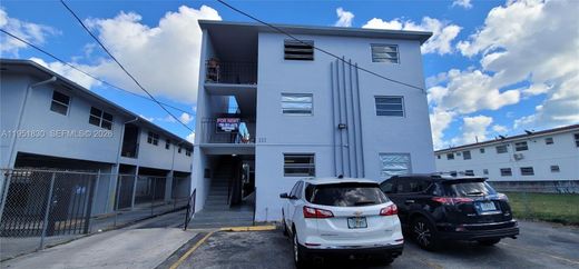 Kamienica w Miami, Miami-Dade County