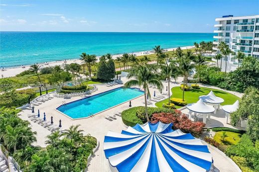 Residential complexes in Miami Beach, Miami-Dade