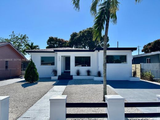 Villa in Hialeah, Miami-Dade