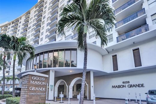 Residential complexes in Miami Beach, Miami-Dade