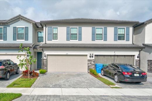 Townhouse - Oakland Park, Broward County