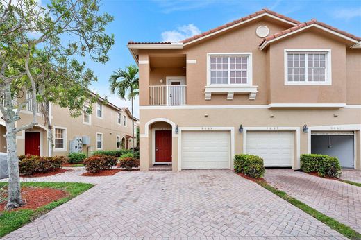 Townhouse in Tamarac, Broward County