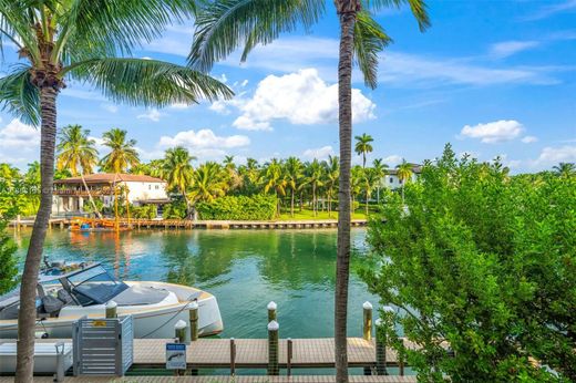 Miami Beach, Miami-Dade Countyのアパートメント・コンプレックス